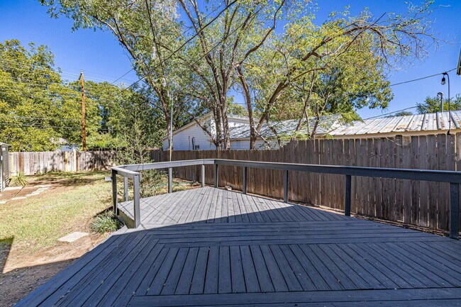 Building Photo - 2810 24th St