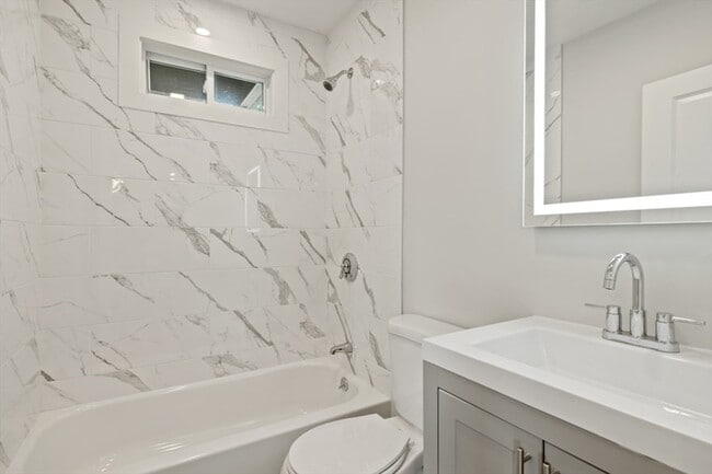 Building Photo - 580 Ashmont St