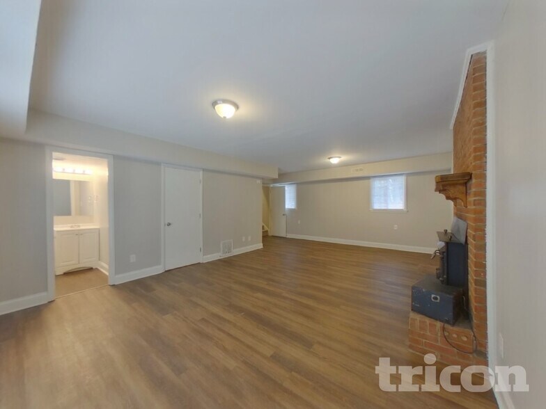 Building Photo - 6809 Cardigan Ave