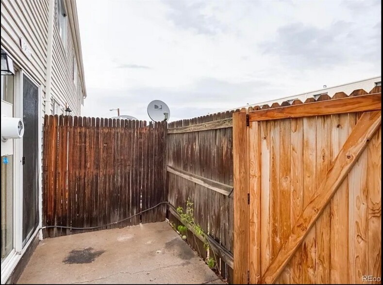 Building Photo - 15815 E 13th Pl