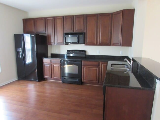 Building Photo - Beautiful Brick Home in Patriot Landing!