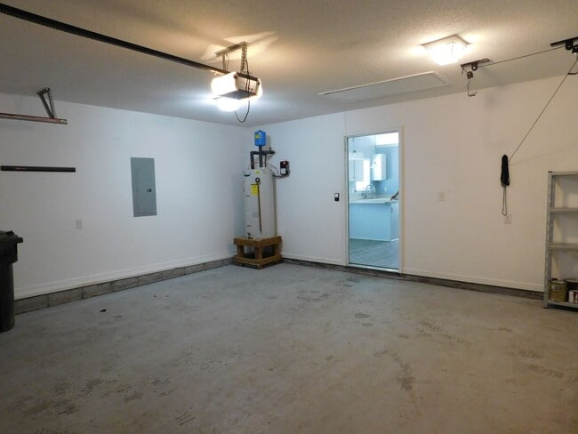 Building Photo - 205 Sellhorn Blvd