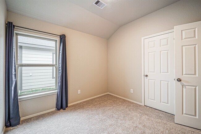 Building Photo - 1903 Brushy Cedar Ct