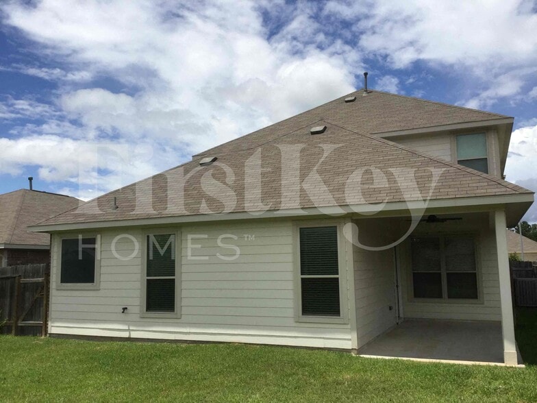 Building Photo - 139 Piney Pathway