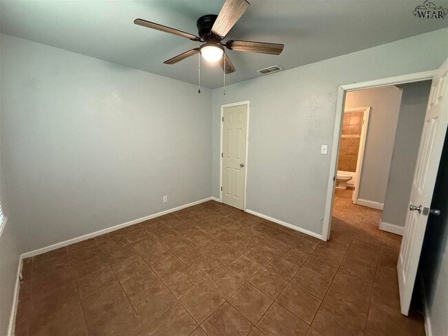 Building Photo - 1403 E Cortez Dr
