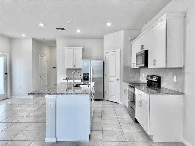 Building Photo - 19672 Shady Oak Dr