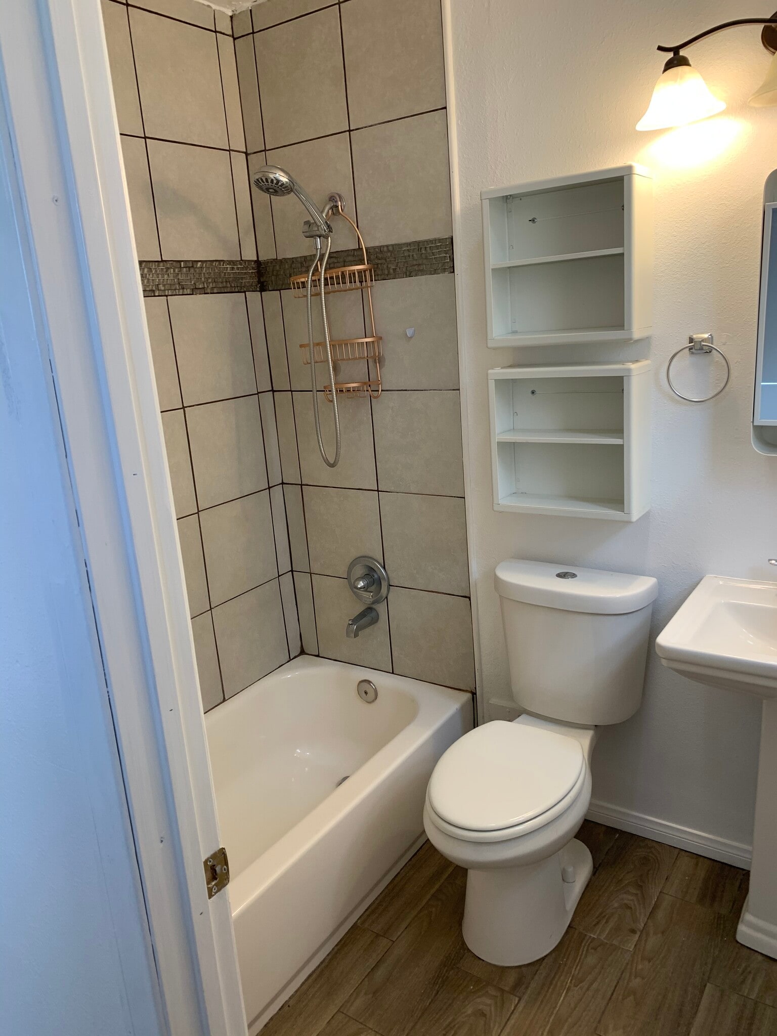 Master Bathroom - 526 Brooks Ave