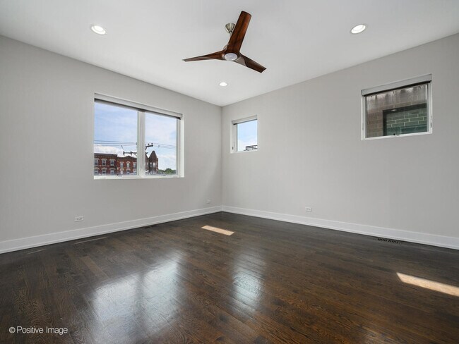 Building Photo - 1541 W Fry St