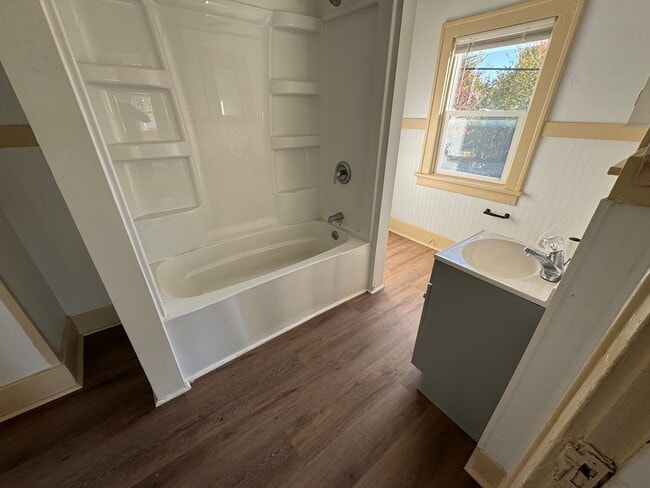 Building Photo - Charming 3-Bedroom, 1-Bathroom Home – $1,200/Month