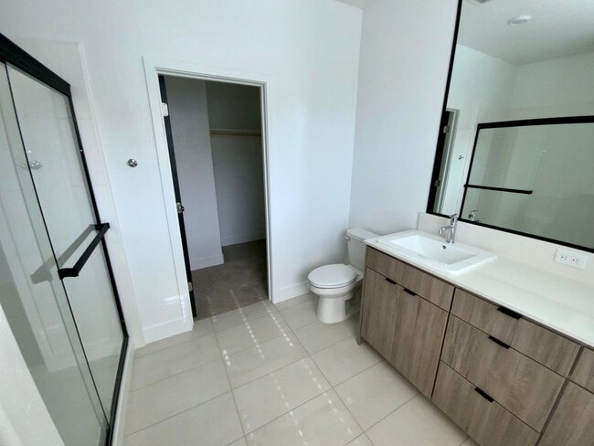 Building Photo - Gated Condo near Copper River