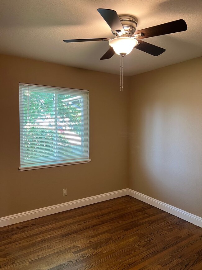 Building Photo - BEAUTIFUL 4 BED CARMICHAEL HOME WITH POOL!!