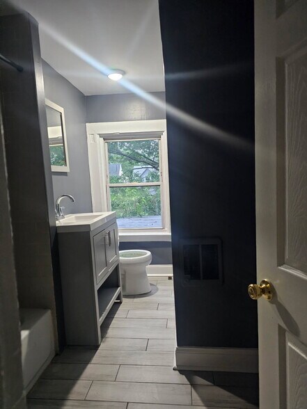 Primary Photo - 24 N 18th St