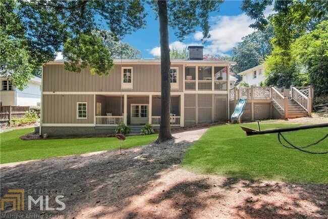 Building Photo - 1042 Northcliffe Dr NW