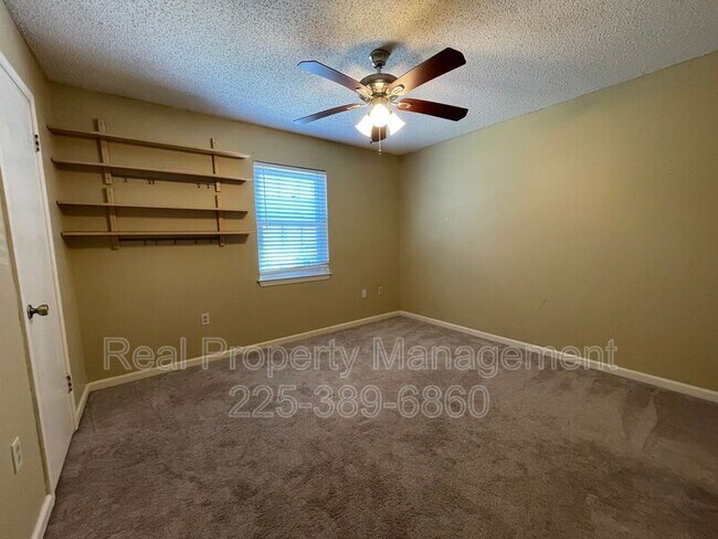 Building Photo - 10062 Jefferson Hwy