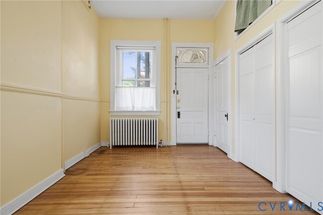 Building Photo - 1527 Grove Ave