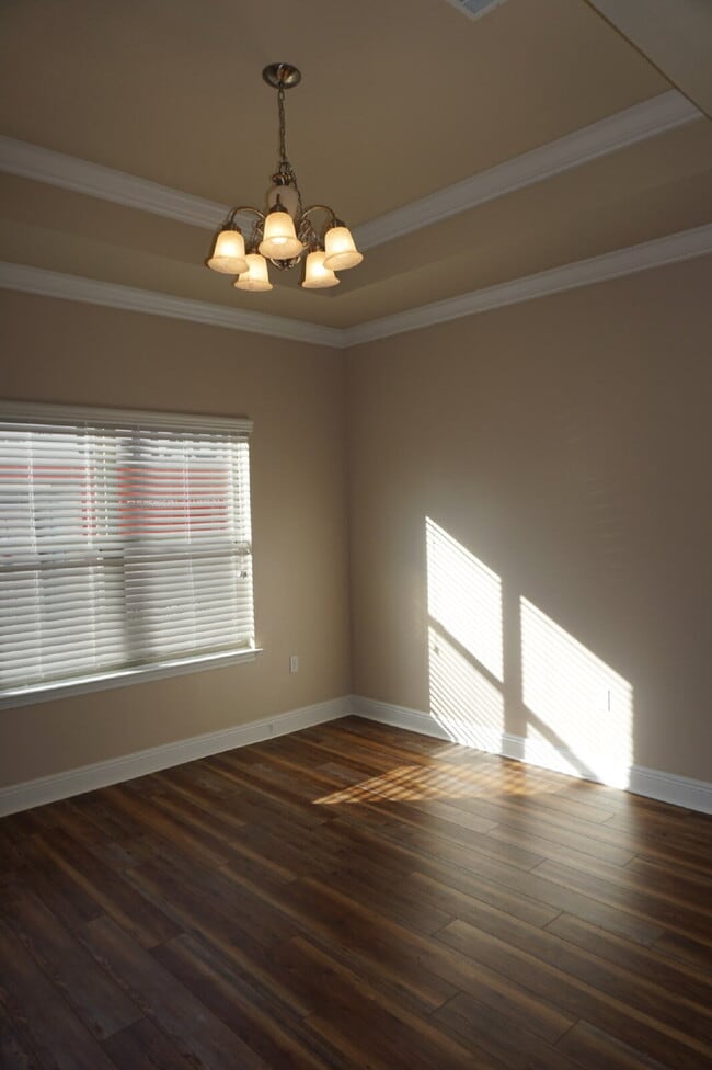 Building Photo - Crestview: 4 Bedrooms in Liberty Oaks