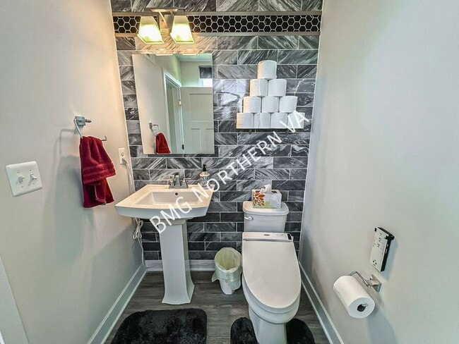 Building Photo - 7731 Blackburn Ridge Dr