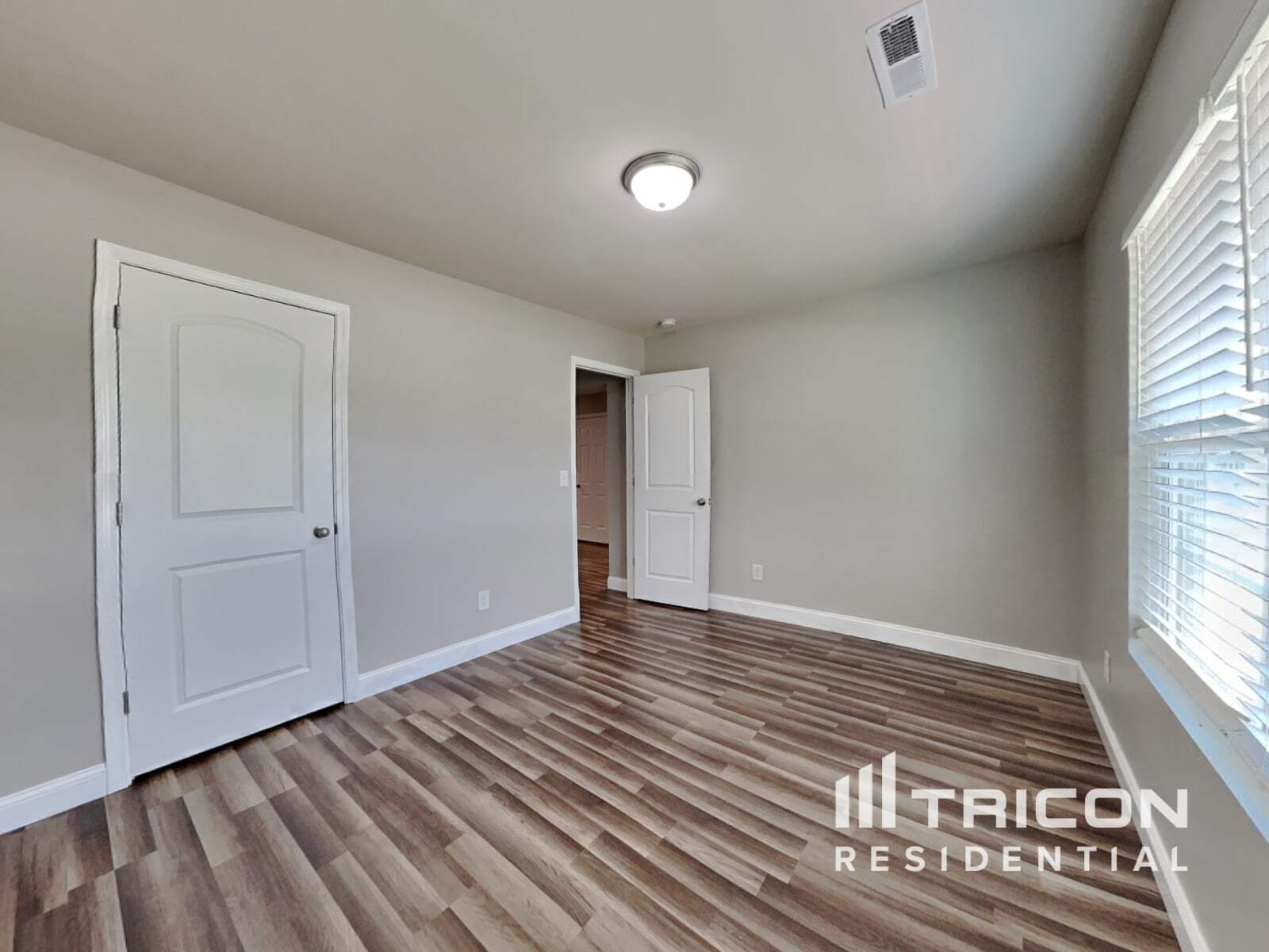 Building Photo - 19 Summerwood Ln