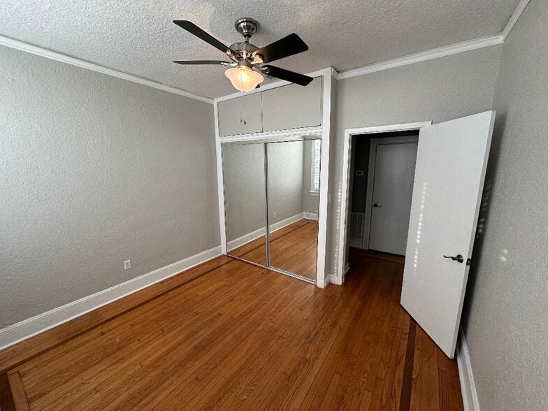 Building Photo - 2737 Riverside Ave