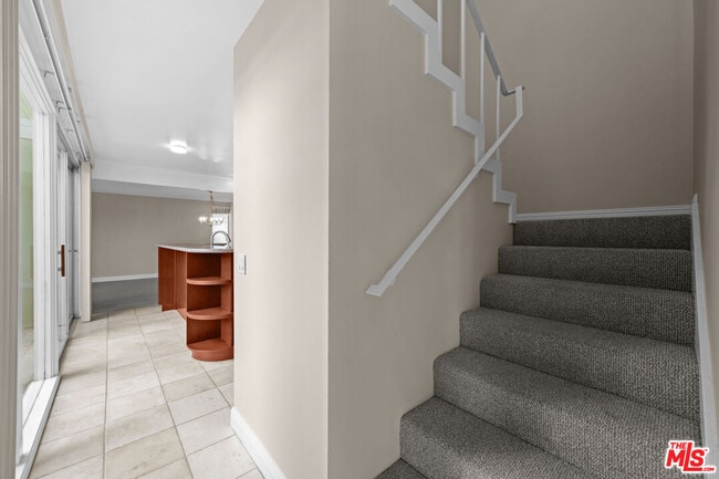 Building Photo - 4118 Del Mar Ave