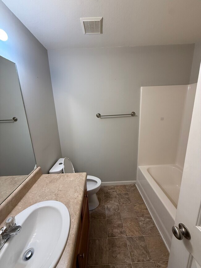 Building Photo - 528 N Hampton Meadows Dr