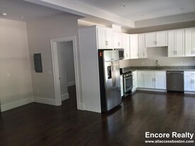 Building Photo - 2044 Beacon St