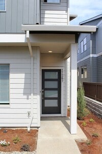 Building Photo - 17267 SE Cuyahoga Way
