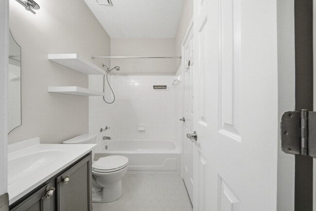 Building Photo - 300 Yarmouth St