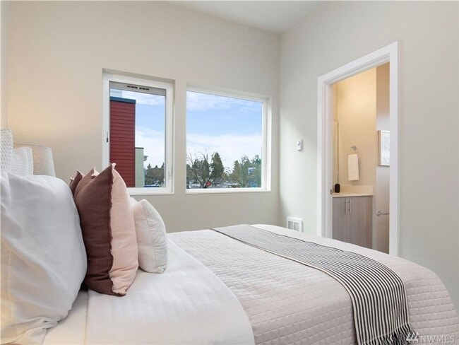 Building Photo - Brand New Modern 3 Bedroom Townhome in the...