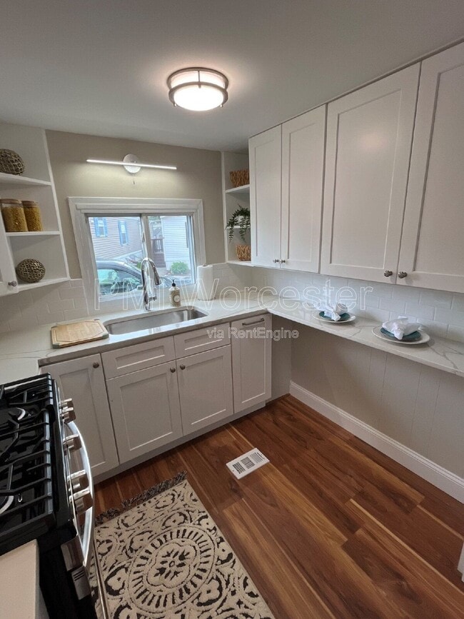 Building Photo - 17 Washington St