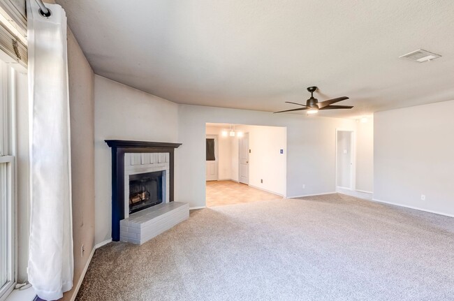 Building Photo - 3409 Lorena Dr
