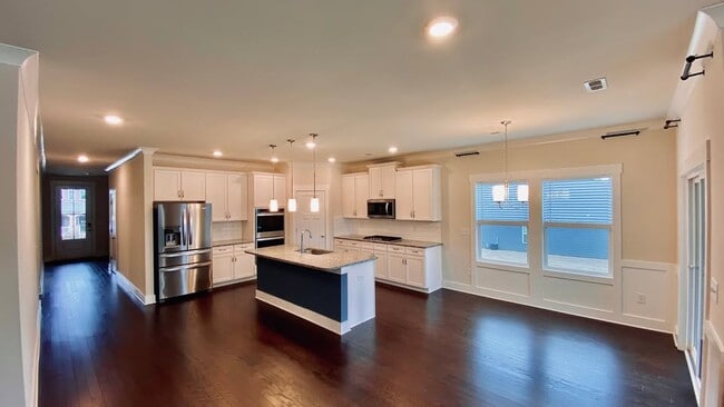 Building Photo - 178 Redcroft Dr