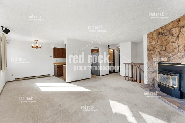 Building Photo - 820 S Liberty Dr
