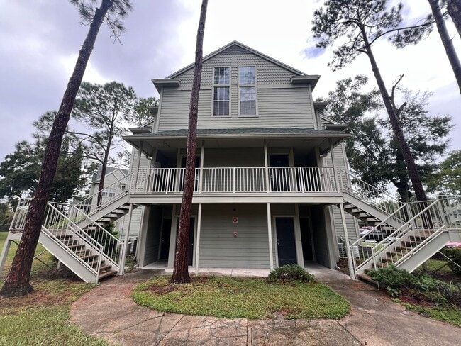 Building Photo - Great 1/1 condo in gated community!