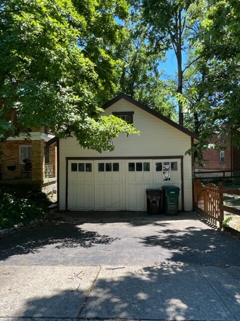 Building Photo - 5806 Ridge Ave