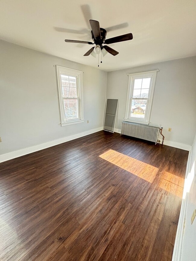 Building Photo - remodeled 2-bedroom, 1.5-bath duplex