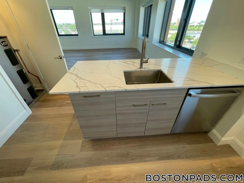 Building Photo - 1079 Commonwealth Ave