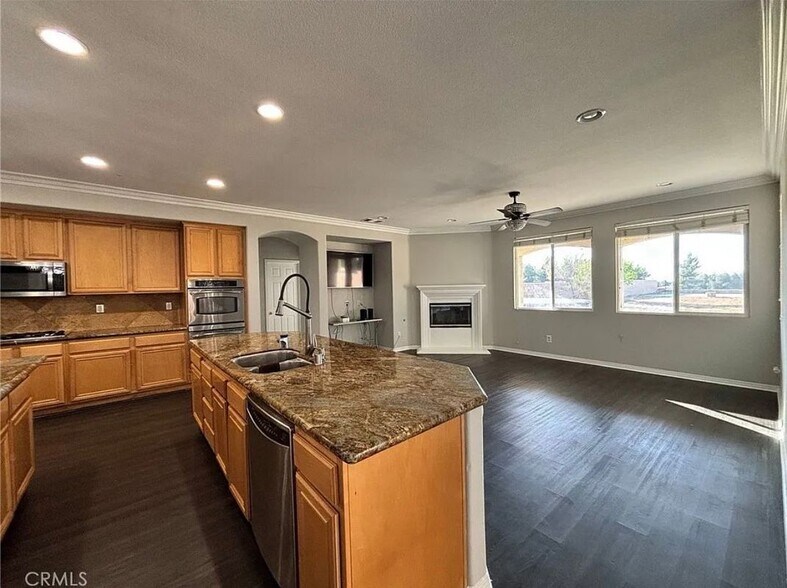 Building Photo - 3715 Club Rancho Dr