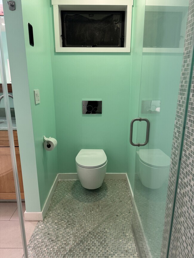 Building Photo - 345 Taylor St