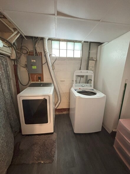 Basement Laundry - 3125 Laurel Avenue