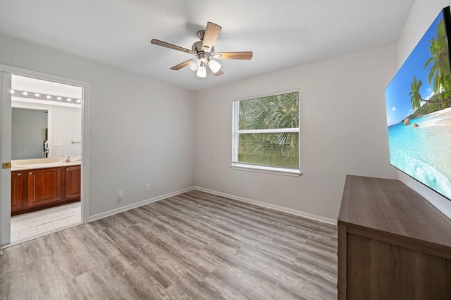 Building Photo - 6985 Brook Hollow Rd