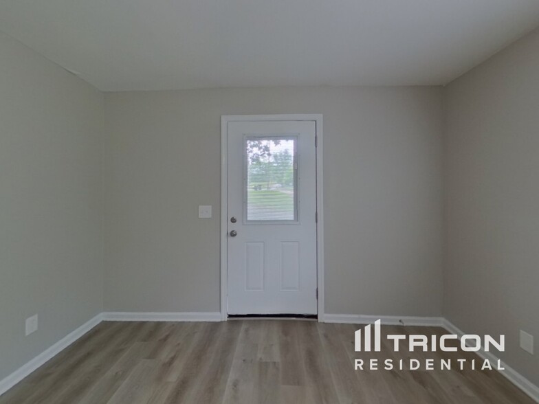 Building Photo - 160 Elberta Dr