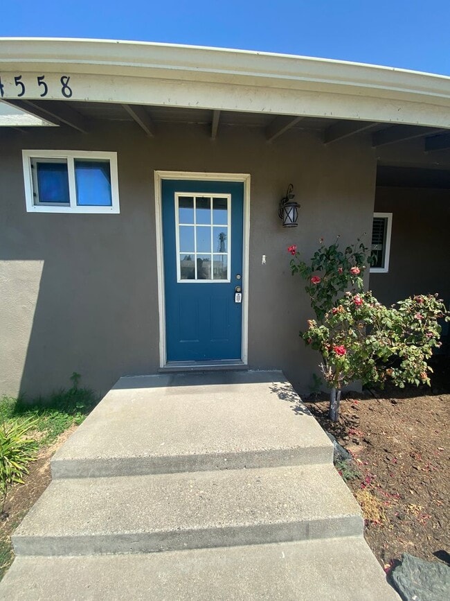 Building Photo - Updated Single Story Home Located in Orcutt with easy access to VSFB/Highway 135