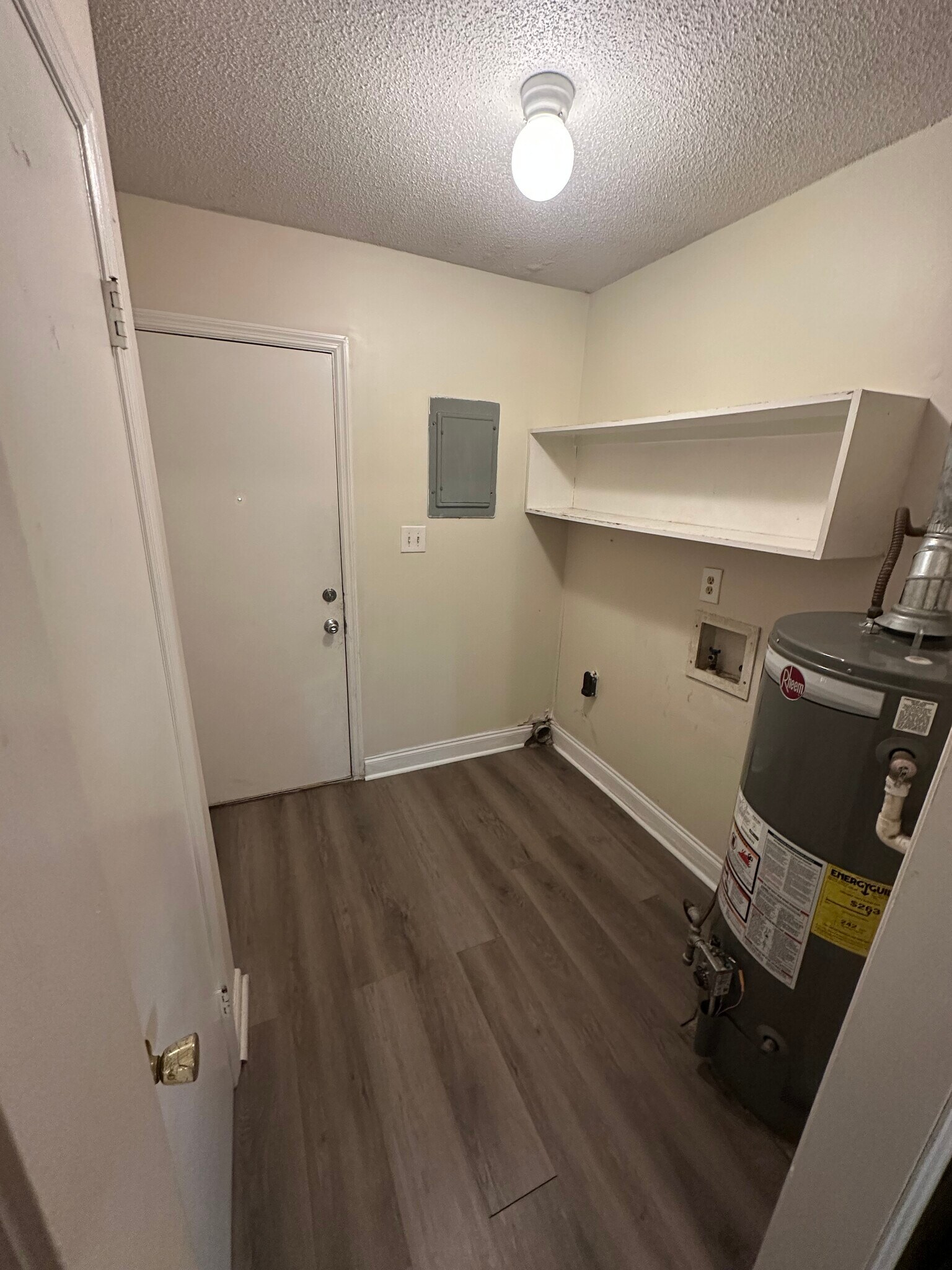 Building Photo - 104 Samarya Ln