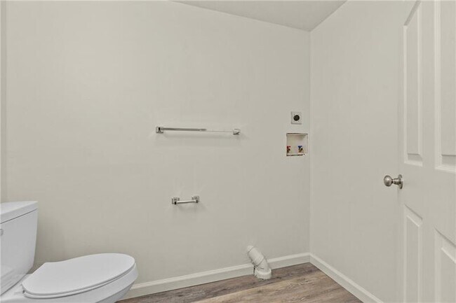 Building Photo - 390 US-30