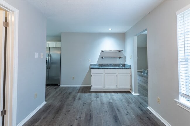 Building Photo - 76 Hickory Oak Dr