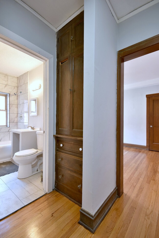 Building Photo - 5900 W Ohio St