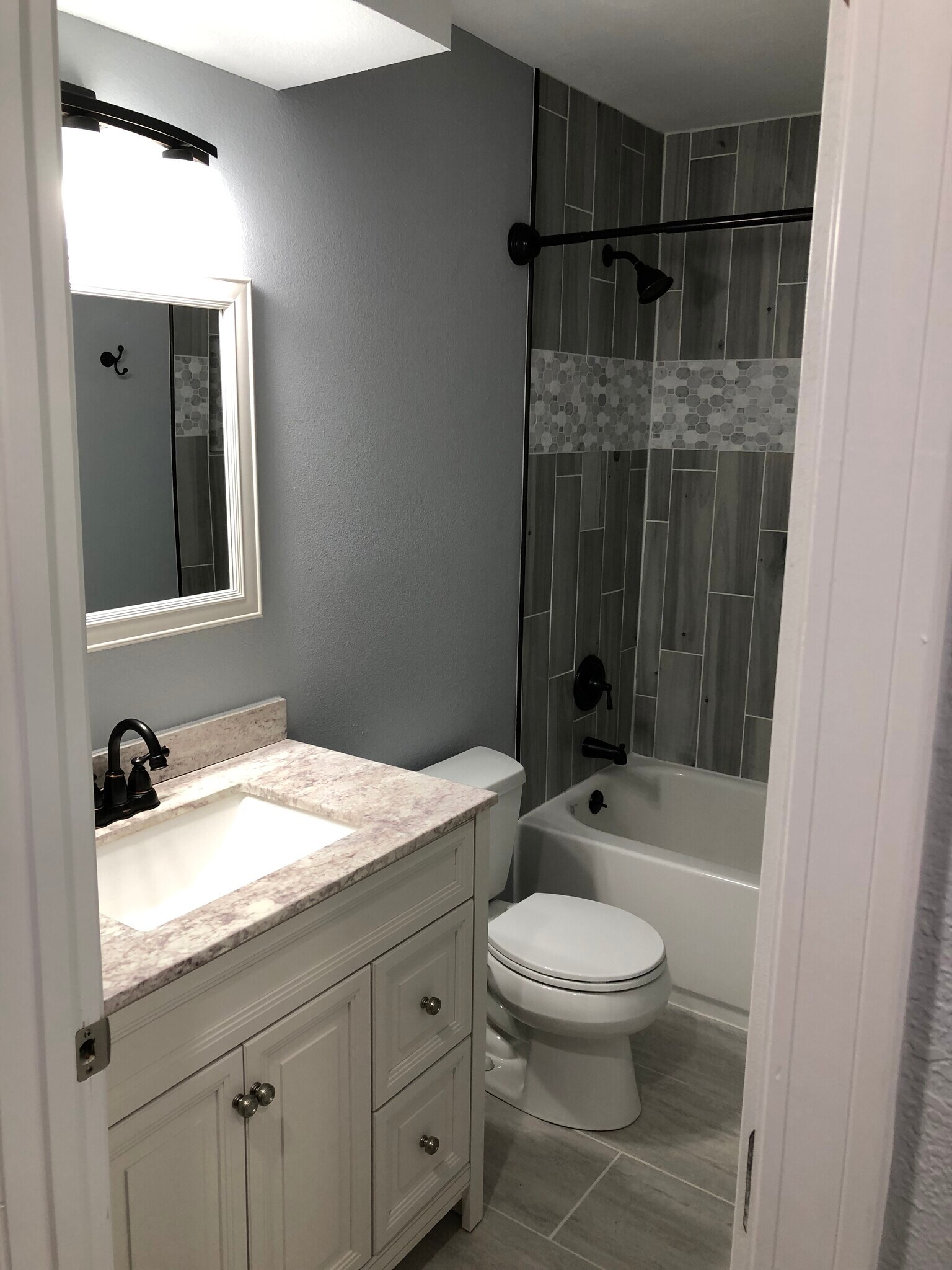 Building Photo - 261 Mt Everest Dr