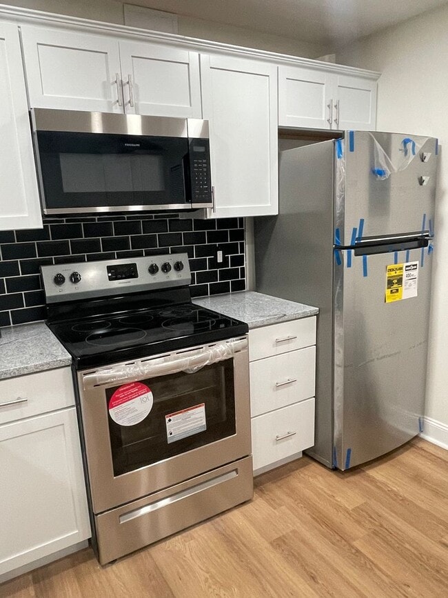 Building Photo - Section 8 Ready Home ! Accepting S8 Applicants Only!