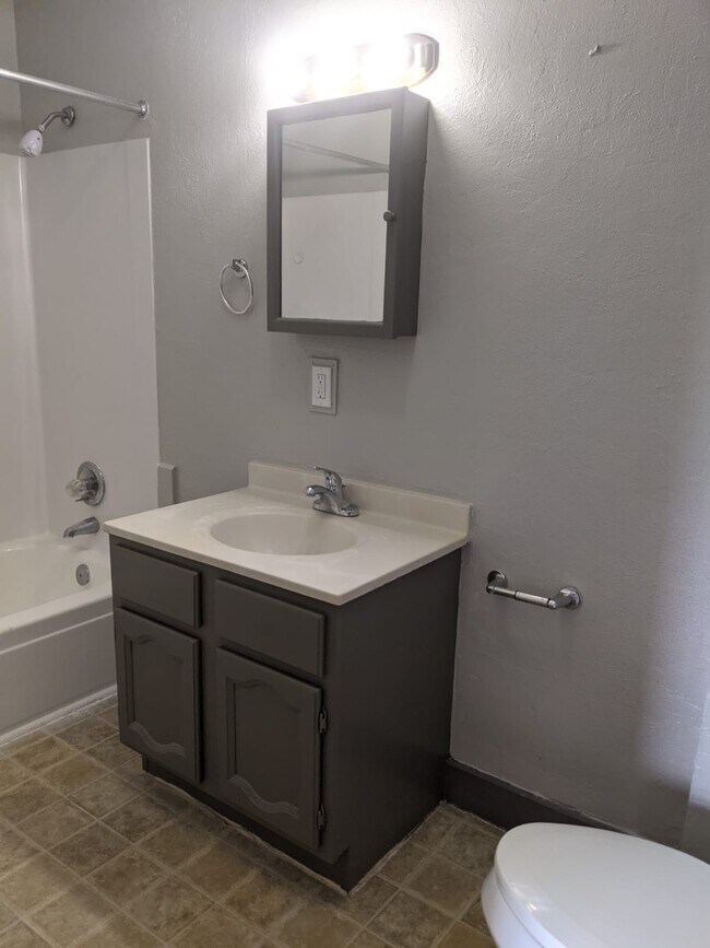 Crocker House 35 Union St New London CT 06320 Apartment Finder